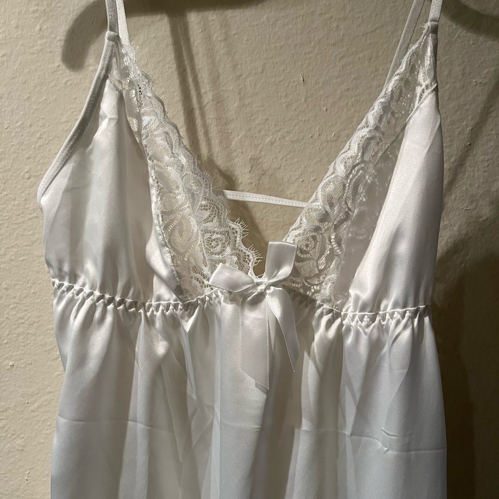 L Silk sleep dress with lace